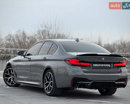 Серый БМВ 5 Серия, объемом двигателя 3 л и пробегом 65 тыс. км за 51700 $, фото 6 на Automoto.ua