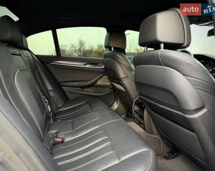 Серый БМВ 5 Серия, объемом двигателя 3 л и пробегом 65 тыс. км за 51700 $, фото 46 на Automoto.ua