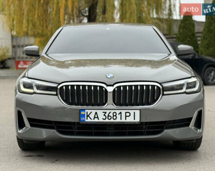 Серый БМВ 5 Серия, объемом двигателя 3 л и пробегом 139 тыс. км за 45999 $, фото 6 на Automoto.ua