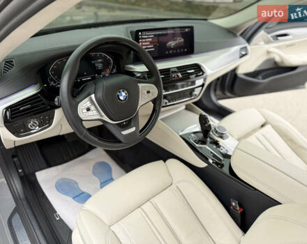 Серый БМВ 5 Серия, объемом двигателя 3 л и пробегом 139 тыс. км за 45999 $, фото 24 на Automoto.ua