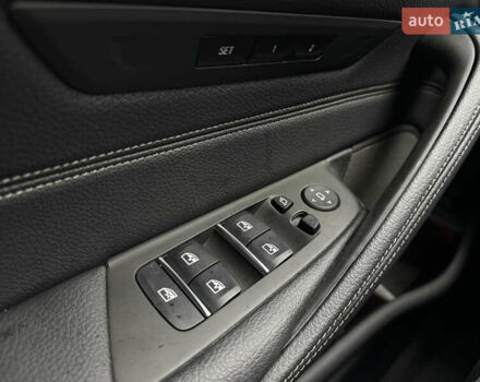 Сірий БМВ 5 Серія, об'ємом двигуна 3 л та пробігом 4 тис. км за 45000 $, фото 29 на Automoto.ua