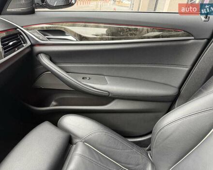 Серый БМВ 5 Серия, объемом двигателя 3 л и пробегом 4 тыс. км за 46000 $, фото 25 на Automoto.ua