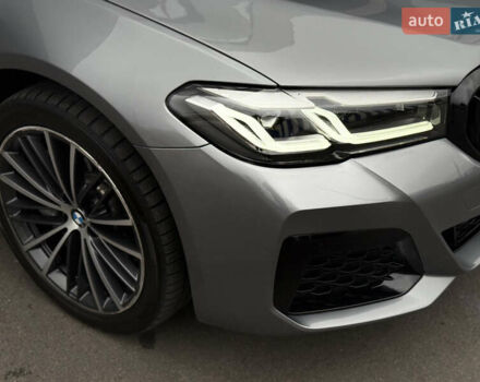 Серый БМВ 5 Серия, объемом двигателя 3 л и пробегом 4 тыс. км за 46000 $, фото 10 на Automoto.ua