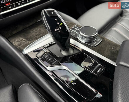 Серый БМВ 5 Серия, объемом двигателя 3 л и пробегом 4 тыс. км за 46000 $, фото 15 на Automoto.ua