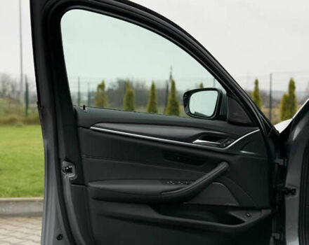 Серый БМВ 5 Серия, объемом двигателя 2 л и пробегом 27 тыс. км за 58700 $, фото 70 на Automoto.ua