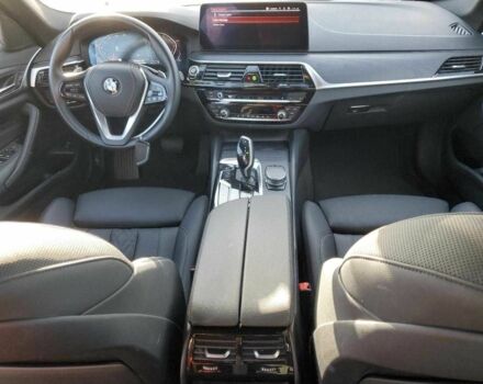 БМВ 5 Серия 2023 в Киеве на Automoto.ua Серый БМВ 5 Серия, объемом двигателя 2 л и пробегом 16 тыс. км за 9800 $, фото 7 на Automoto.ua