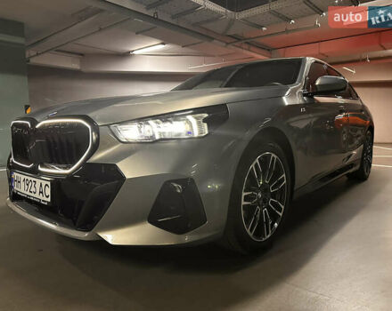 Серый БМВ 5 Серия, объемом двигателя 2 л и пробегом 12 тыс. км за 70000 $, фото 5 на Automoto.ua