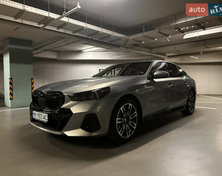 Серый БМВ 5 Серия, объемом двигателя 2 л и пробегом 12 тыс. км за 70000 $, фото 2 на Automoto.ua