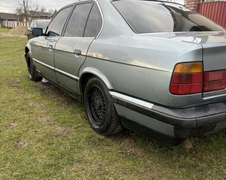 Серый БМВ 5 Серия, объемом двигателя 2.4 л и пробегом 248 тыс. км за 5000 $, фото 1 на Automoto.ua