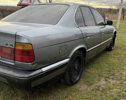 Серый БМВ 5 Серия, объемом двигателя 2.4 л и пробегом 248 тыс. км за 5000 $, фото 3 на Automoto.ua