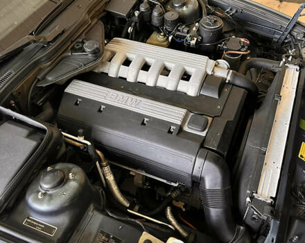 Серый БМВ 5 Серия, объемом двигателя 2.5 л и пробегом 330 тыс. км за 4900 $, фото 12 на Automoto.ua