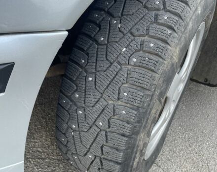 Серый БМВ 5 Серия, объемом двигателя 2.8 л и пробегом 430 тыс. км за 4350 $, фото 11 на Automoto.ua