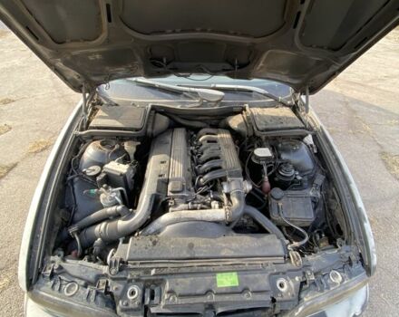 Серый БМВ 5 Серия, объемом двигателя 2.5 л и пробегом 450 тыс. км за 1850 $, фото 4 на Automoto.ua