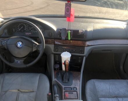 Серый БМВ 5 Серия, объемом двигателя 3 л и пробегом 350 тыс. км за 2300 $, фото 4 на Automoto.ua