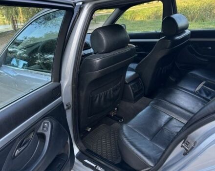 Серый БМВ 5 Серия, объемом двигателя 0 л и пробегом 330 тыс. км за 2500 $, фото 5 на Automoto.ua