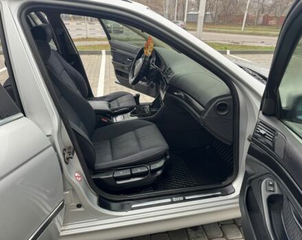 Серый БМВ 5 Серия, объемом двигателя 2 л и пробегом 300 тыс. км за 2750 $, фото 9 на Automoto.ua