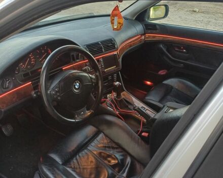 Серый БМВ 5 Серия, объемом двигателя 3 л и пробегом 340 тыс. км за 5300 $, фото 4 на Automoto.ua