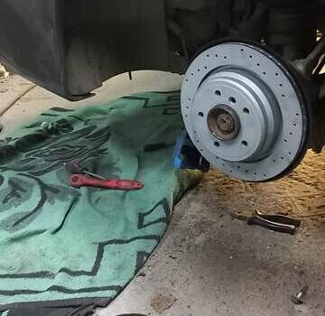 Серый БМВ 5 Серия, объемом двигателя 3 л и пробегом 364 тыс. км за 10000 $, фото 85 на Automoto.ua