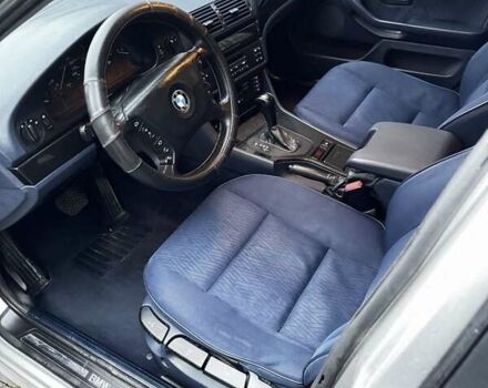 Серый БМВ 5 Серия, объемом двигателя 2.5 л и пробегом 338 тыс. км за 5300 $, фото 7 на Automoto.ua