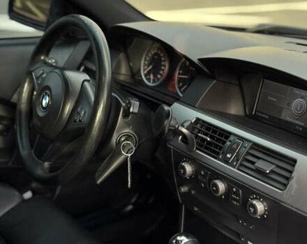 БМВ 5 Серия 2004 в Харькове на Automoto.ua Серый БМВ 5 Серия, объемом двигателя 2.5 л и пробегом 371 тыс. км за 9600 $, фото 9 на Automoto.ua