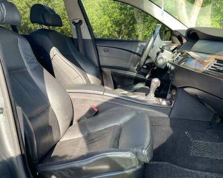 Серый БМВ 5 Серия, объемом двигателя 2.99 л и пробегом 323 тыс. км за 8500 $, фото 3 на Automoto.ua