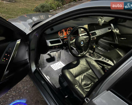 Серый БМВ 5 Серия, объемом двигателя 2.99 л и пробегом 286 тыс. км за 9000 $, фото 6 на Automoto.ua