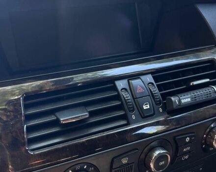 Серый БМВ 5 Серия, объемом двигателя 3 л и пробегом 294 тыс. км за 8300 $, фото 10 на Automoto.ua