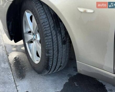 Серый БМВ 5 Серия, объемом двигателя 3 л и пробегом 257 тыс. км за 11999 $, фото 4 на Automoto.ua