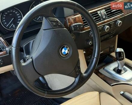 Серый БМВ 5 Серия, объемом двигателя 3 л и пробегом 257 тыс. км за 11999 $, фото 9 на Automoto.ua