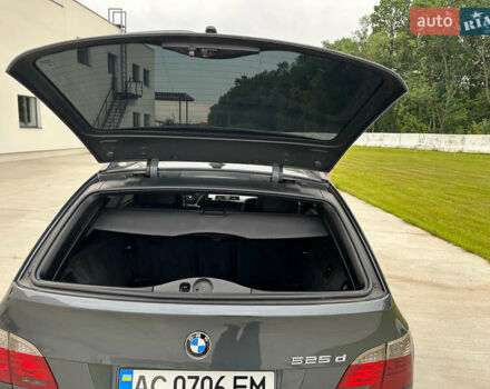 Серый БМВ 5 Серия, объемом двигателя 3 л и пробегом 250 тыс. км за 12500 $, фото 10 на Automoto.ua