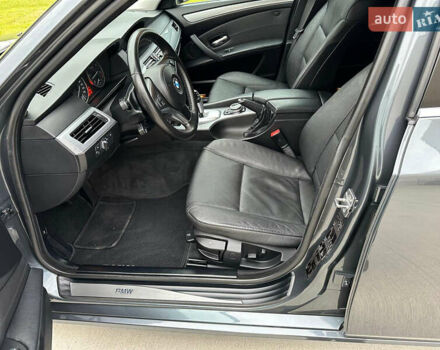 Серый БМВ 5 Серия, объемом двигателя 3 л и пробегом 250 тыс. км за 12500 $, фото 15 на Automoto.ua