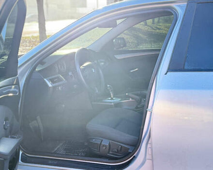 Серый БМВ 5 Серия, объемом двигателя 3 л и пробегом 278 тыс. км за 9750 $, фото 6 на Automoto.ua