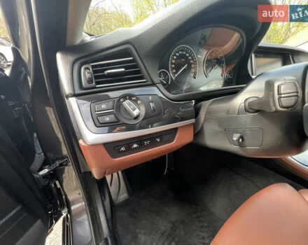 Серый БМВ 5 Серия, объемом двигателя 3 л и пробегом 218 тыс. км за 19300 $, фото 9 на Automoto.ua