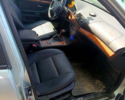 Серый БМВ 5 Серия, объемом двигателя 2 л и пробегом 264 тыс. км за 3600 $, фото 1 на Automoto.ua