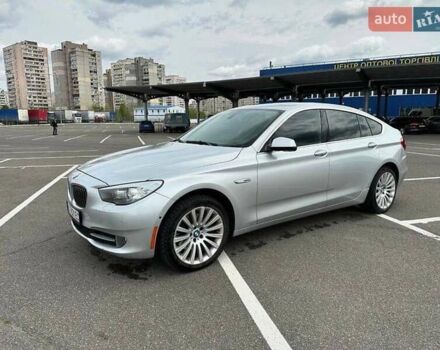 Серый БМВ 5 Серия, объемом двигателя 4.39 л и пробегом 179 тыс. км за 12500 $, фото 1 на Automoto.ua