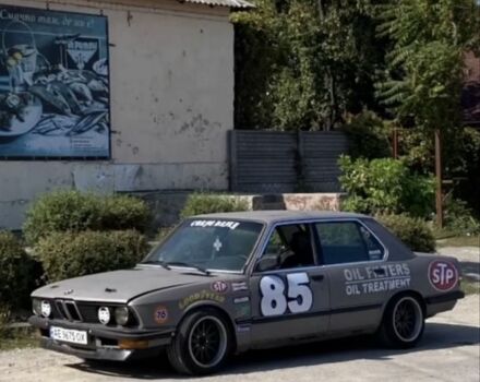 Серый БМВ 5 Серия, объемом двигателя 2 л и пробегом 666 тыс. км за 1750 $, фото 1 на Automoto.ua