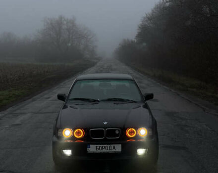 Серый БМВ 5 Серия, объемом двигателя 3 л и пробегом 488 тыс. км за 5300 $, фото 1 на Automoto.ua