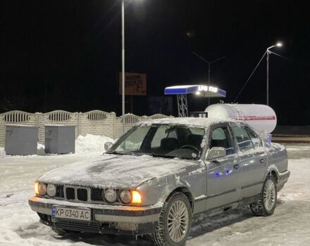 Серый БМВ 5 Серия, объемом двигателя 2 л и пробегом 329 тыс. км за 1499 $, фото 1 на Automoto.ua