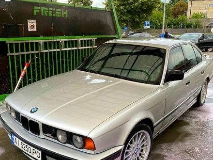 Серый БМВ 5 Серия, объемом двигателя 2 л и пробегом 346 тыс. км за 3100 $, фото 1 на Automoto.ua