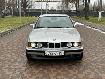 Серый БМВ 5 Серия, объемом двигателя 2.4 л и пробегом 300 тыс. км за 1650 $, фото 1 на Automoto.ua