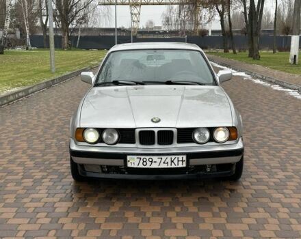 Серый БМВ 5 Серия, объемом двигателя 2.4 л и пробегом 300 тыс. км за 1650 $, фото 1 на Automoto.ua