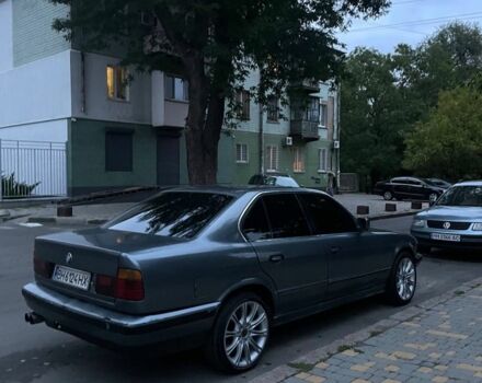Серый БМВ 5 Серия, объемом двигателя 2.4 л и пробегом 300 тыс. км за 3000 $, фото 1 на Automoto.ua