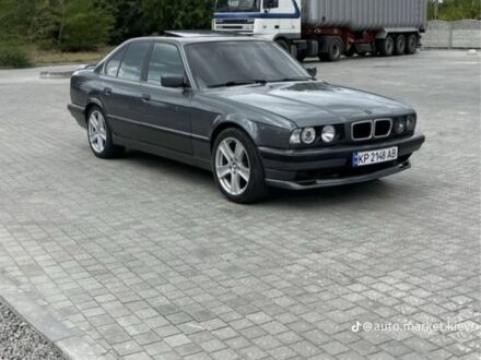 Серый БМВ 5 Серия, объемом двигателя 3 л и пробегом 800 тыс. км за 3599 $, фото 1 на Automoto.ua