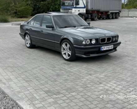 Серый БМВ 5 Серия, объемом двигателя 3 л и пробегом 800 тыс. км за 3599 $, фото 1 на Automoto.ua