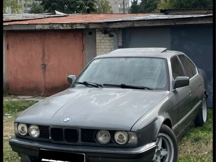 Серый БМВ 5 Серия, объемом двигателя 2.5 л и пробегом 263 тыс. км за 1499 $, фото 1 на Automoto.ua