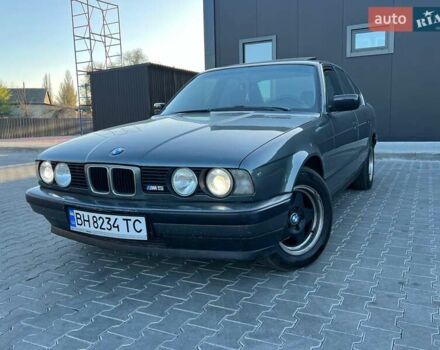 Серый БМВ 5 Серия, объемом двигателя 2 л и пробегом 380 тыс. км за 3200 $, фото 1 на Automoto.ua