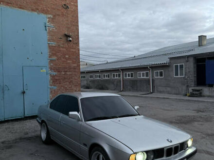 БМВ 5 Серия 1989 в Сумах на Automoto.ua Серый БМВ 5 Серия, объемом двигателя 2 л и пробегом 360 тыс. км за 4300 $, фото 1 на Automoto.ua