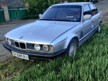 БМВ 5 Серия 1989 в Казанке на Automoto.ua Серый БМВ 5 Серия, объемом двигателя 2 л и пробегом 100 тыс. км за 1500 $, фото 1 на Automoto.ua