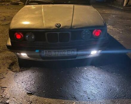 Серый БМВ 5 Серия, объемом двигателя 2.5 л и пробегом 300 тыс. км за 1550 $, фото 1 на Automoto.ua