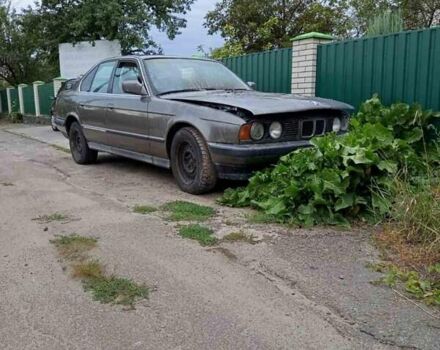 Сірий БМВ 5 Серія, об'ємом двигуна 2.5 л та пробігом 300 тис. км за 750 $, фото 1 на Automoto.ua